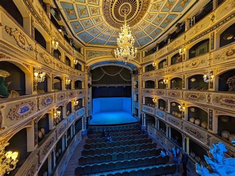 manoel theatre history.